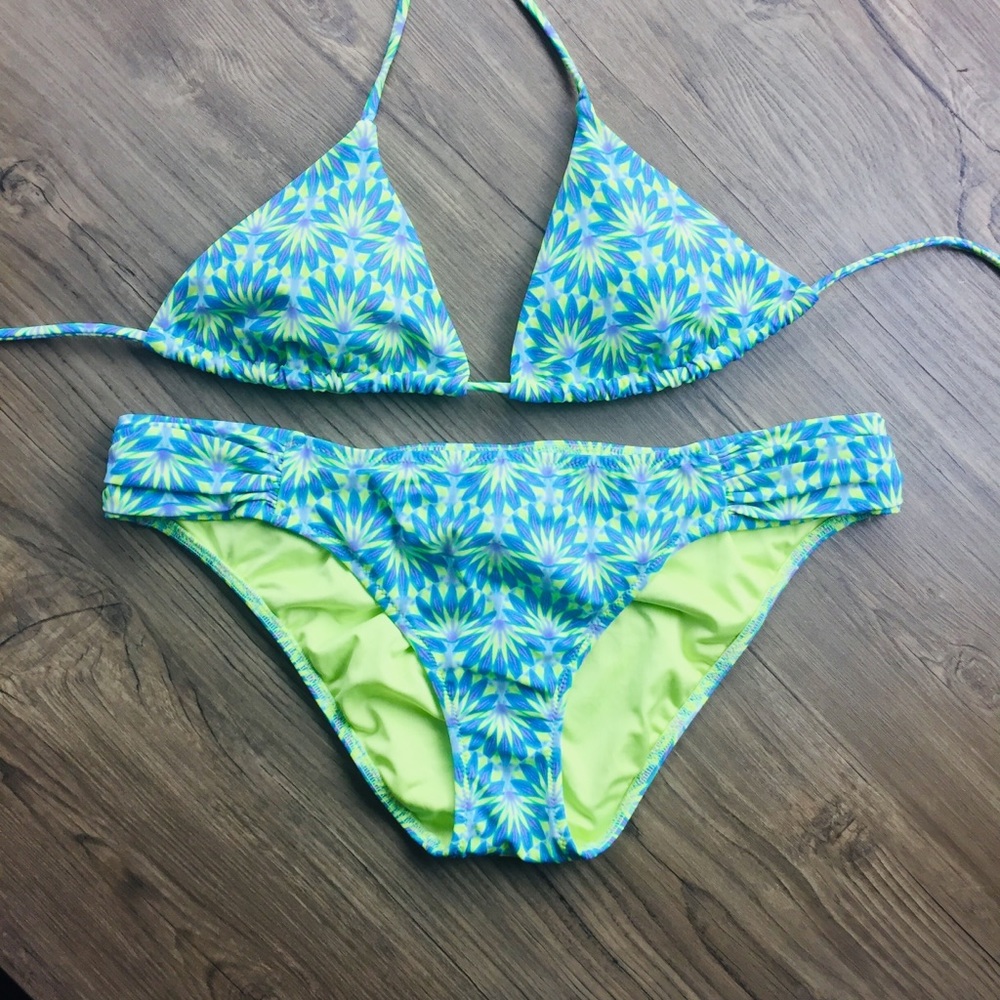 3/$14 VS Bikini 2 piece patterned geometric bikini S M
